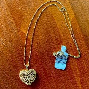 NWT Heart shaped 14K gold pendant necklace 💛